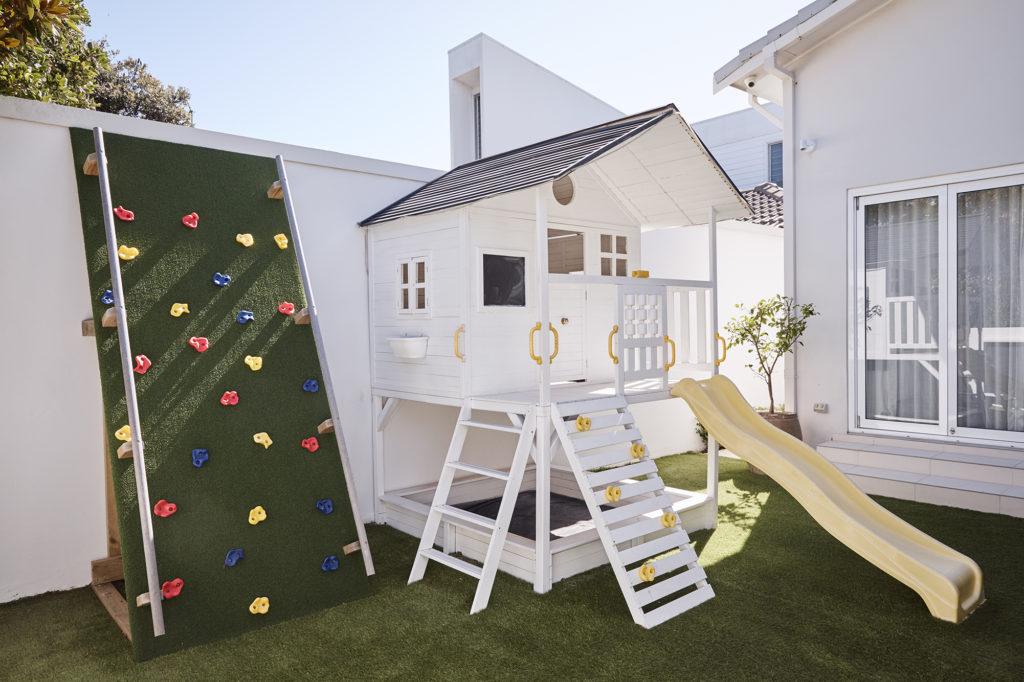 Kids playground - Off-ground house & climbing wall in Dover Heights