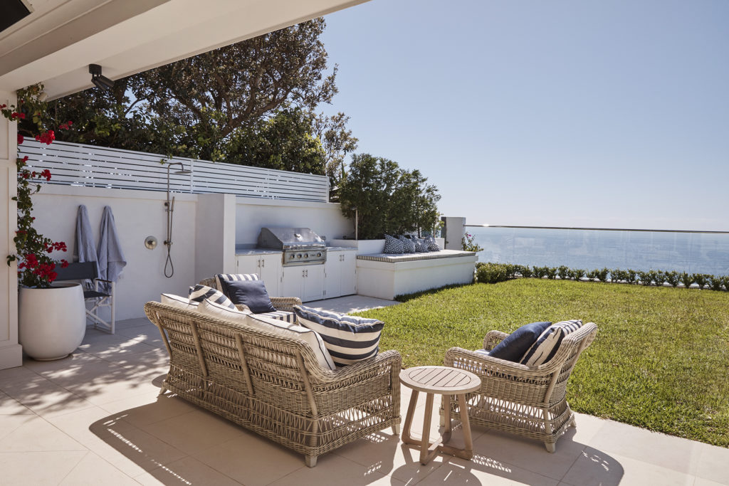 Outdoor living room, view over Pacific Ocean